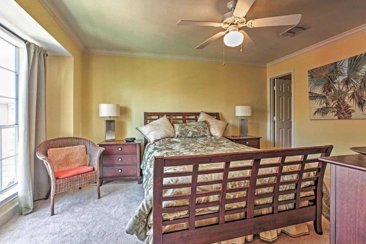Colorful Galveston Retreat Steps From Beach And Pool Екстериор снимка