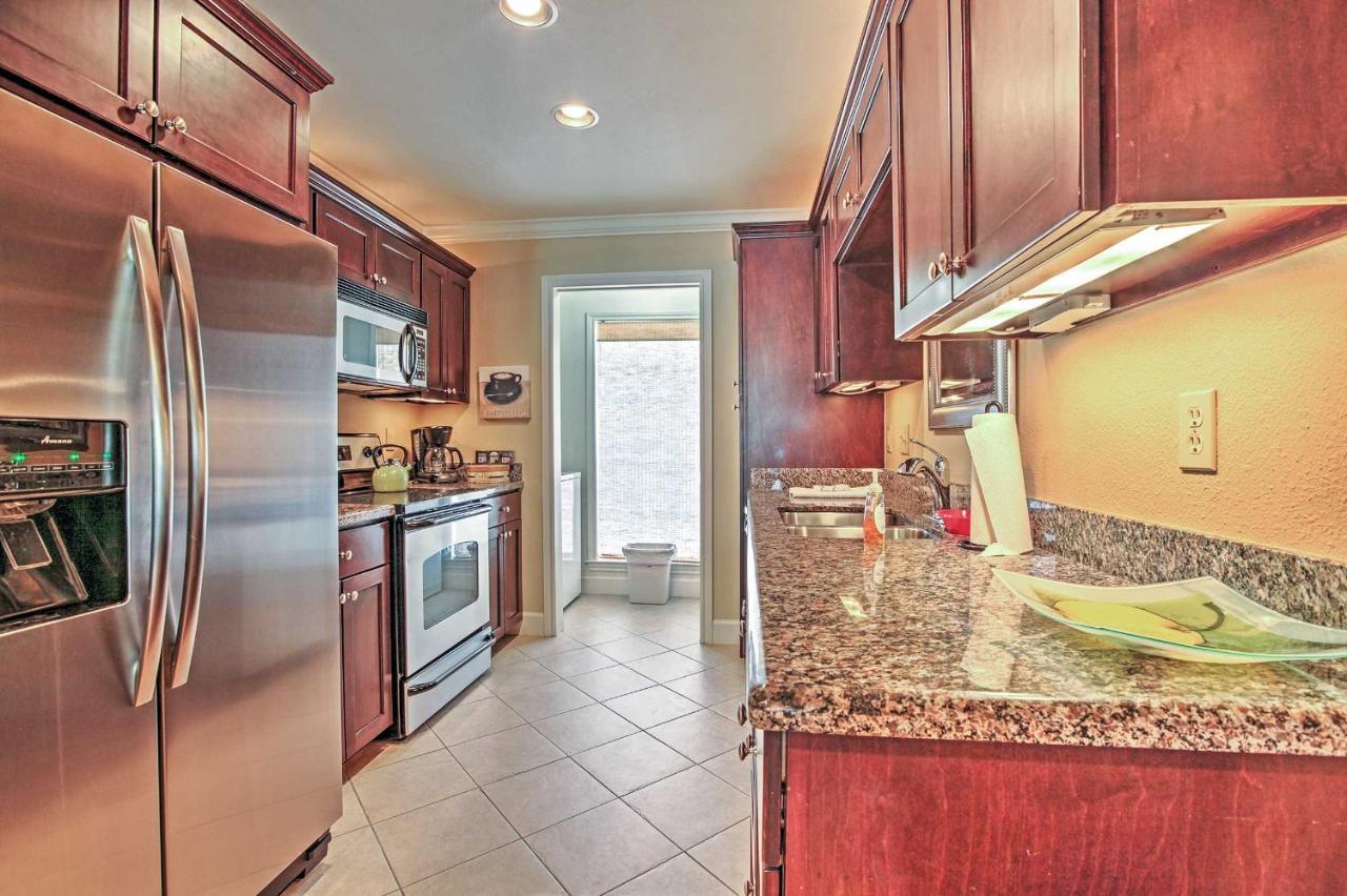 Colorful Galveston Retreat Steps From Beach And Pool Екстериор снимка