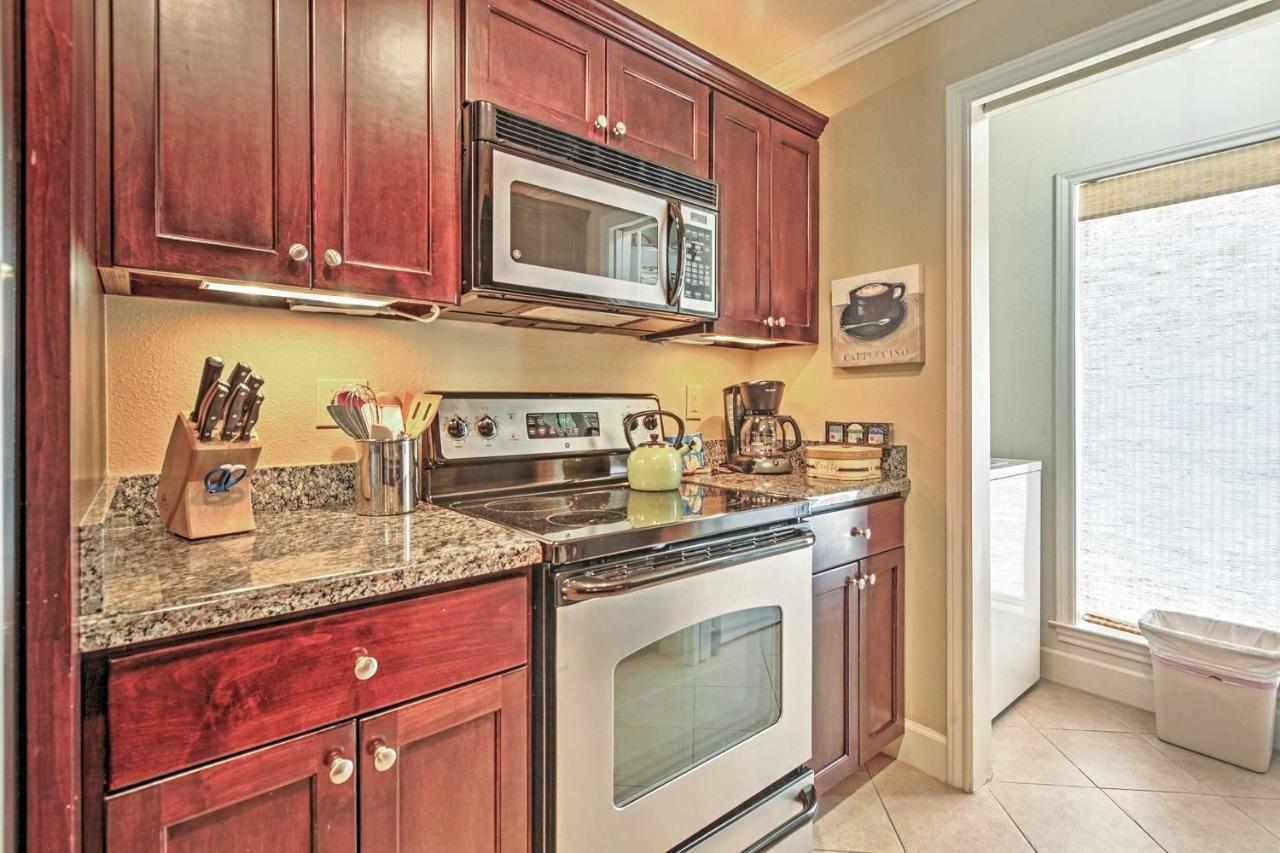Colorful Galveston Retreat Steps From Beach And Pool Екстериор снимка